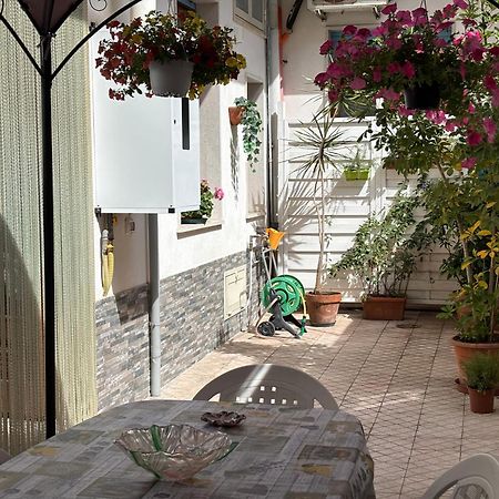 Casa Ninetta Lejlighed Riposto Eksteriør billede